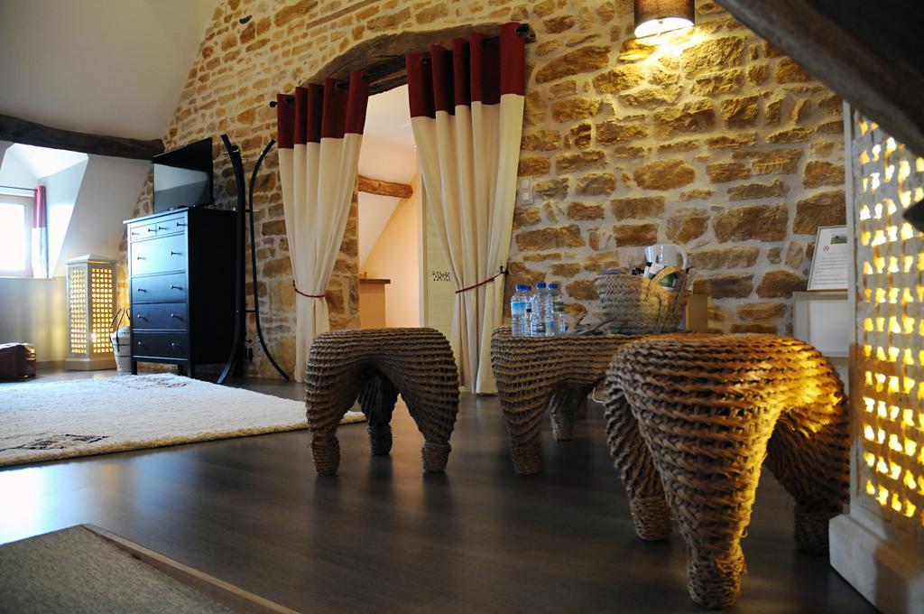 Escale En Charolais Brionnais Bed and Breakfast Saint-Julien-de-Civry Δωμάτιο φωτογραφία