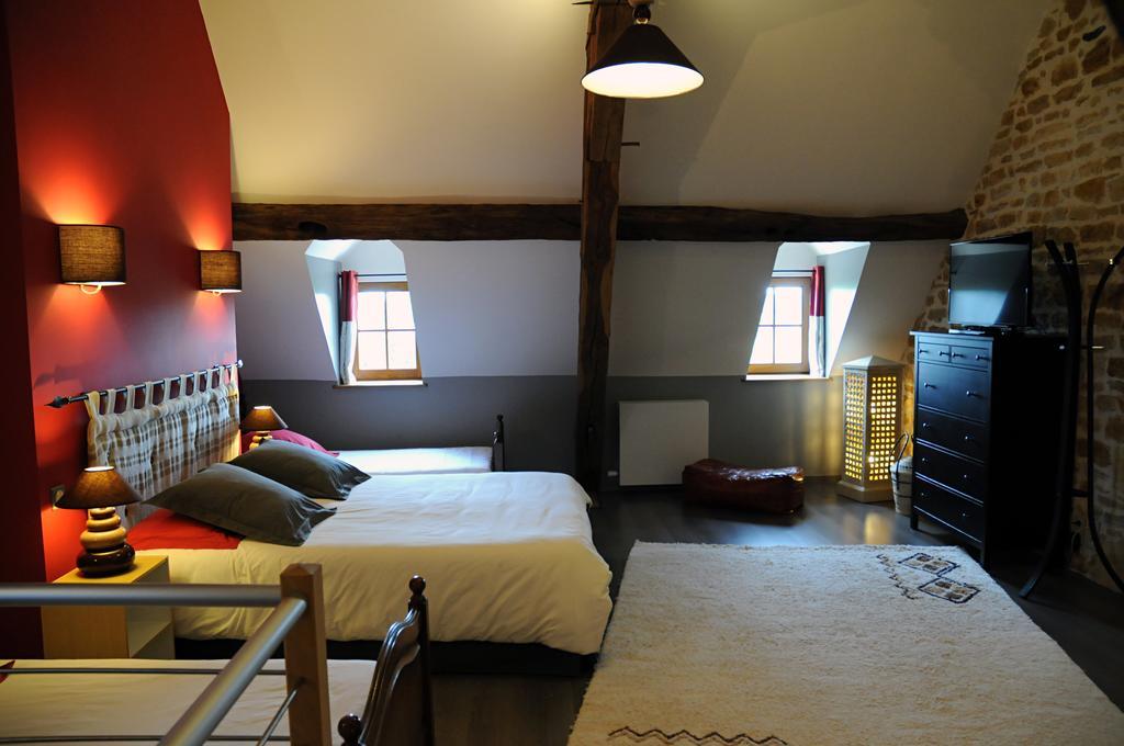Escale En Charolais Brionnais Bed and Breakfast Saint-Julien-de-Civry Δωμάτιο φωτογραφία